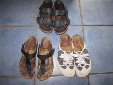 Abbildung: 3 Paar Birkenstock Sandalen