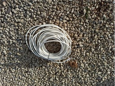 Abbildung: Tv-Kabel, Ständer Sonnenschirm, Sense, Vertikultierer