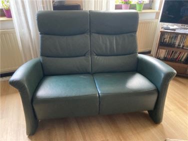 Abbildung: 2-Sitzer Sofa