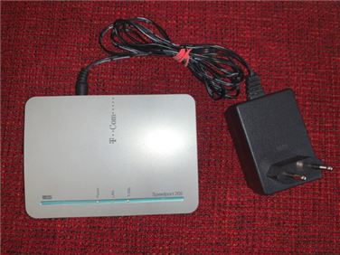Abbildung: Speedport 200 mit 2 Splitter
