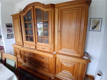 Abbildung: Wohn-und Esszimmerschrank