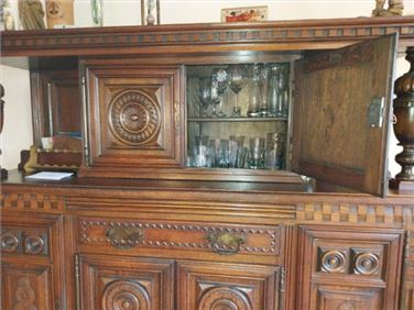 Abbildung: Antiker Schrank