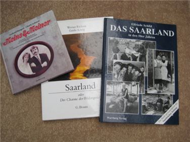 Abbildung: 3 Bücher (Saarland)